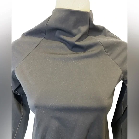 WONE The Rashee Mockneck Crop Top long Sleeve - Picture 5 of 8